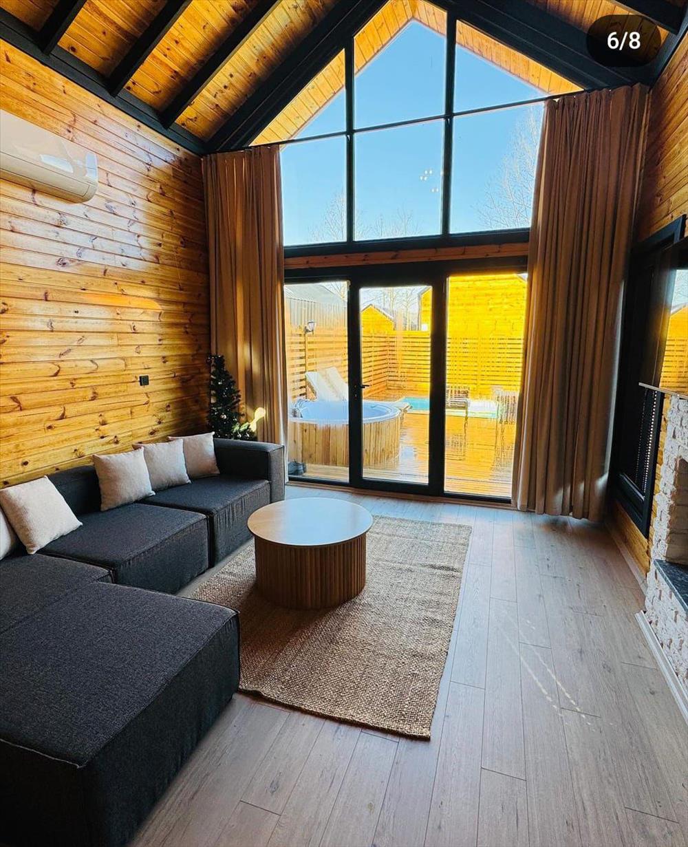 listing card gallery