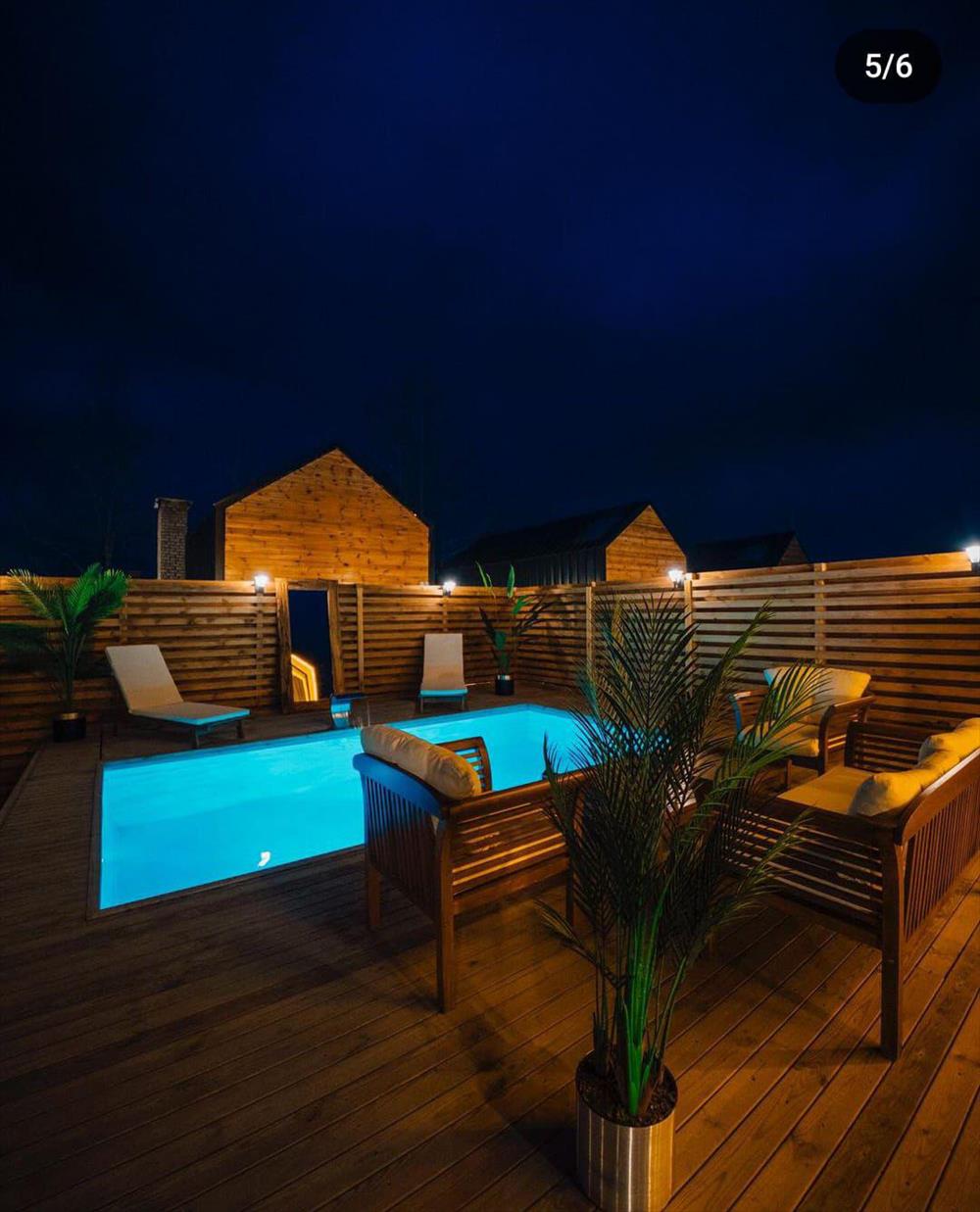 listing card gallery